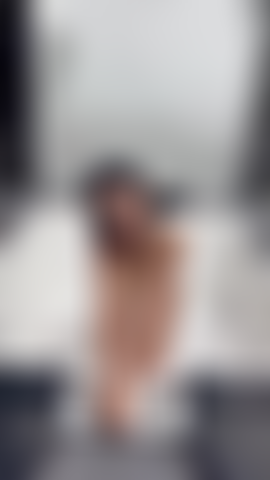 Entro con la doccia, l'acqua è fredda.