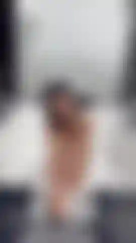 Entro con la doccia, l'acqua è fredda.