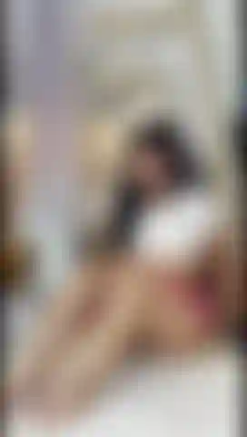 Le mie piccole tette sono per te.