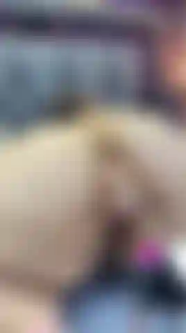 Gioco anale con la macchina.