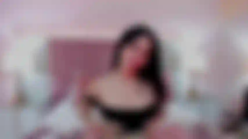 Che si schiaffeggia il suo succoso sedere e ama ogni secondo.