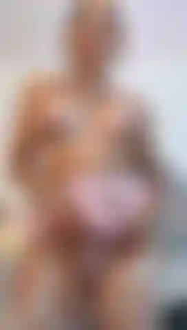 Omg! Sono così eccitata! Ho dovuto farmi scopare il culo e la figa allo stesso tempo.