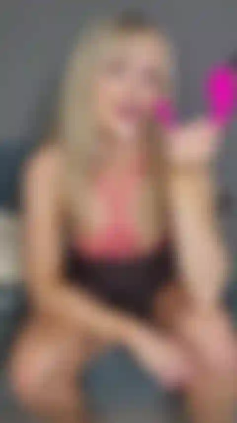 Uso il mio giocattolo Lovense per venire.