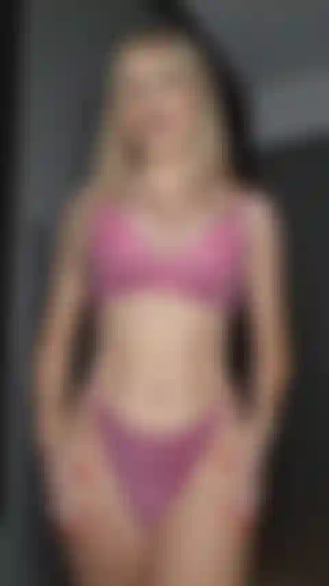 Faccio festa mattutina con un giocattolo.