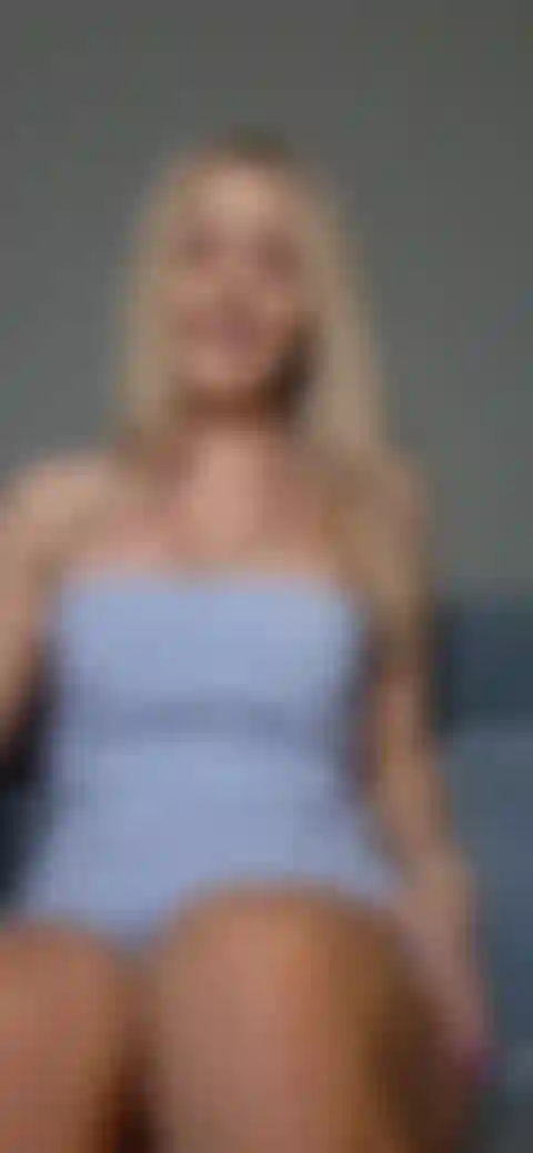 Provocante nel mio vestito blu.