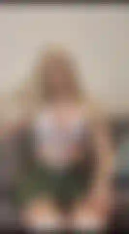 La tua studentessa cattiva ti seduce per uscire dai guai.