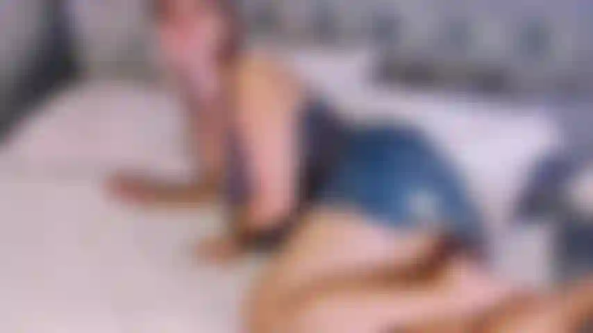 Fidanzata dopo il lavoro: la tua ragazza ti sta aspettando dopo una dura giornata di lavoro, è dolce, calda e pronta per te. Lascia che si prenda cura dei tuoi bisogni con un pompino prima di fare l'amore con lei nel suo punto di vista missionario!