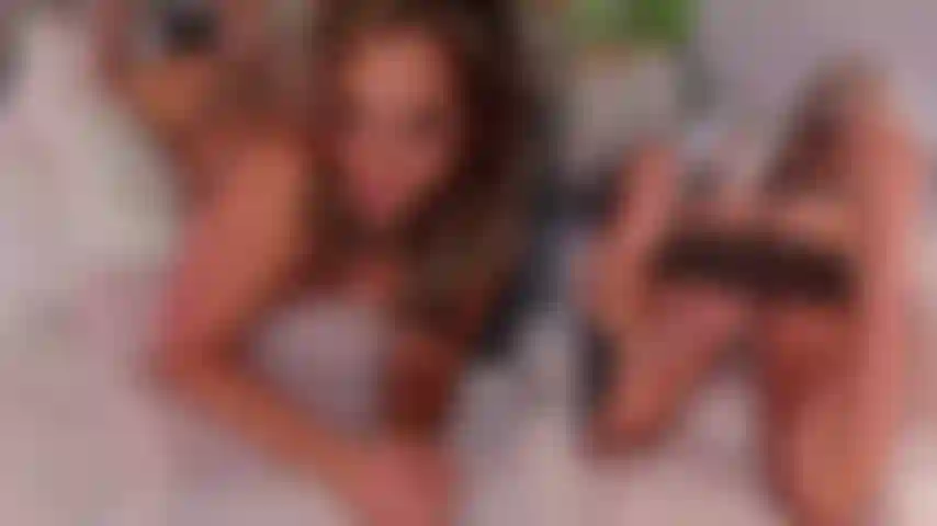 Faccia in giù, culo in su, doppia vista, macchina per scopare, spettacolo d'oro 06.04.24 - È così che ci piace scopare! Tira il mio perizoma di lato e ti farò anche un pompino. Fammi venire forte sul tuo cazzo!