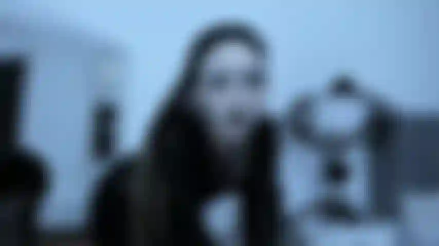 L'amante sadica ordina al suo semplice di togliersi la vita e pulire la sporcizia... ( Parte_1).