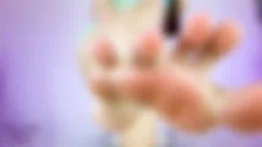 Sissy foot bitch umiliazione joi, indossa le tue mutandine preferite e preparati per un joi sexy e umiliante, femminuccia! Voglio vedere quanto sei davvero grande e femminuccia per i miei piedi. È perfetto che tu sia stata scaricata perché ora puoi diventare la mia femminuccia dedicata.