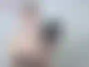 Quando avrò chiuso la cerniera, ti accarezzerai il cazzo. Quando abbasso la cerniera, ti accarezzi il cazzo. Imiterai tutto quello che faccio con questa cerniera sul tuo patetico cazzo.