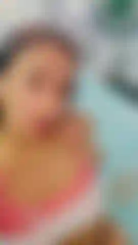 In pigiama ma con attitudine… perché anche la semplicità può essere molto provocante.