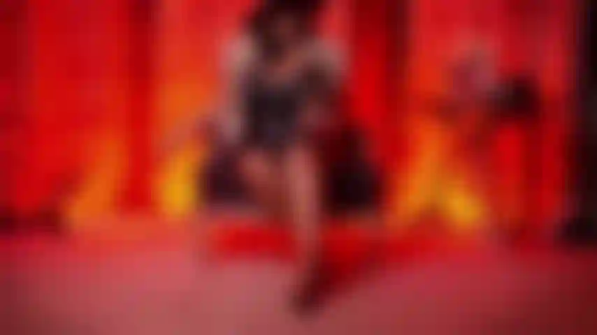 Sono diversa come la seta e l'acciaio.. Sei sottomessa? Sono qui per aiutarti a diventare un bravo schiavo. Dimmi i tuoi feticci, sono pronta a pensare di fotterti e farti mia.