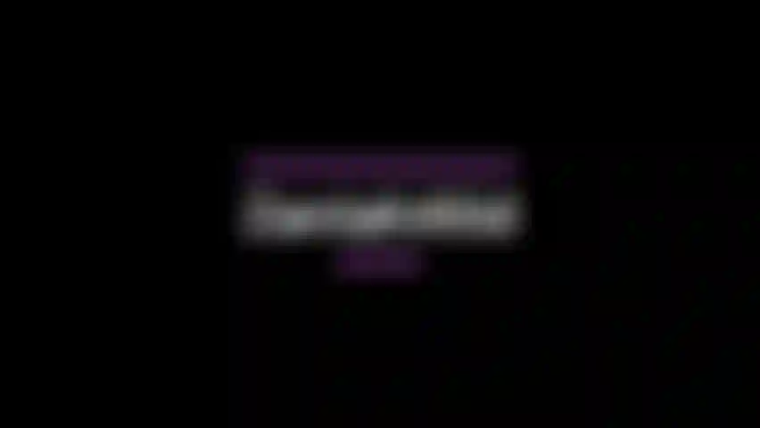 Fottendomi con il mio rossetto rosso.