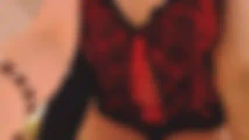 Avevo fame di un cazzo duro e spesso, quindi ne ho succhiato uno!!