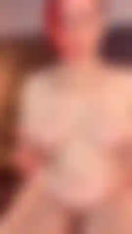 She whips her tits