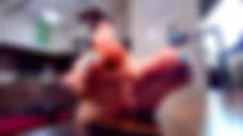 Culo e piedi adorano con il gioco post cum.