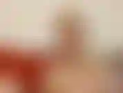 Cazzo a piedi nudi e succhiamento delle dita dei piedi.