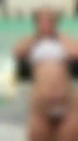Voglio che tu finisca per me oggi, voglio che tu ti goda come gioco con le mie tette e il mio culo grosso, voglio solo che tu guardi e venga tanto per me.