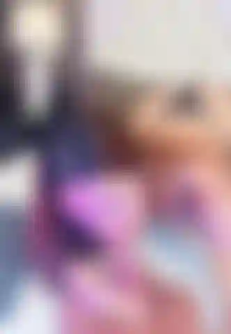 Succhia questo sexy ed erotico giocattolo immaginando che sia il tuo pene che implora di venire.