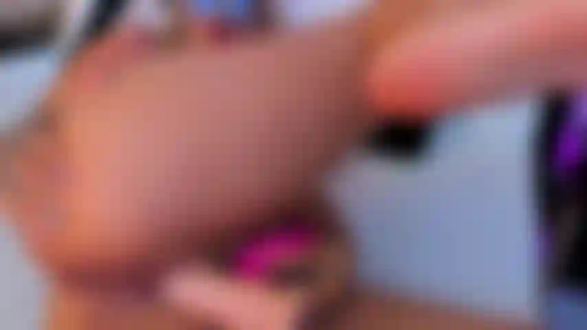 Mi sditalino il culo facendomi vibrare la figa!!