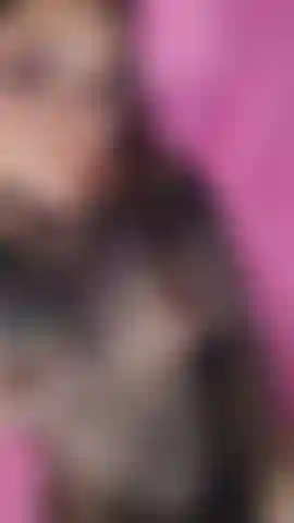 Ehi daddy, vuoi vedere la mia figa stretta e bagnata per te? Vuoi un orgasmo con il tuo nome?