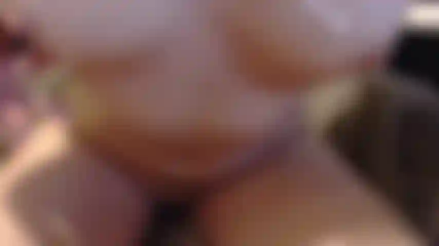 Stuzzica la melma nuda.