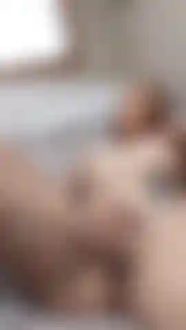 Caldo dildo post-allenamento e orgasmo vibratore.