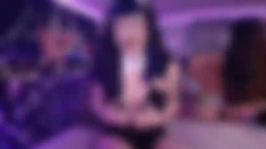 Una suora troia doppia penetrazione.