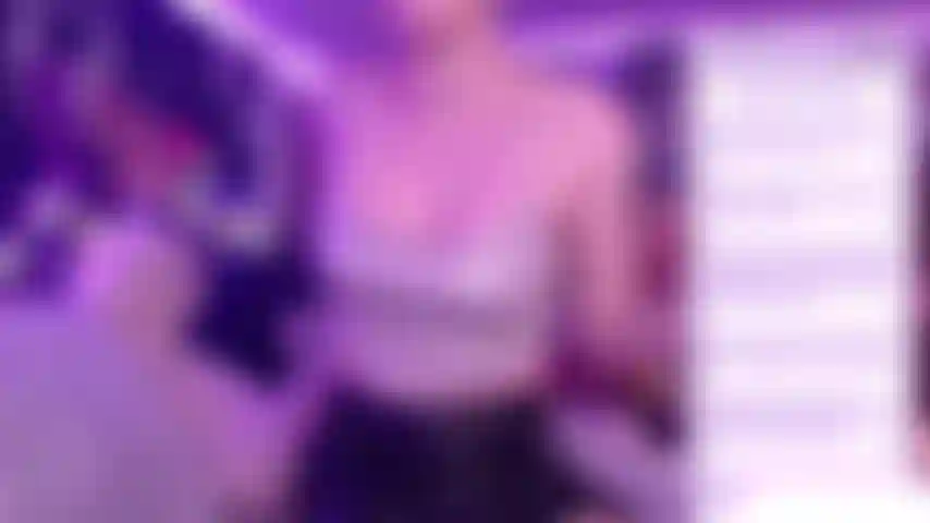 Spettacolo dal vivo dal culo alla bocca.