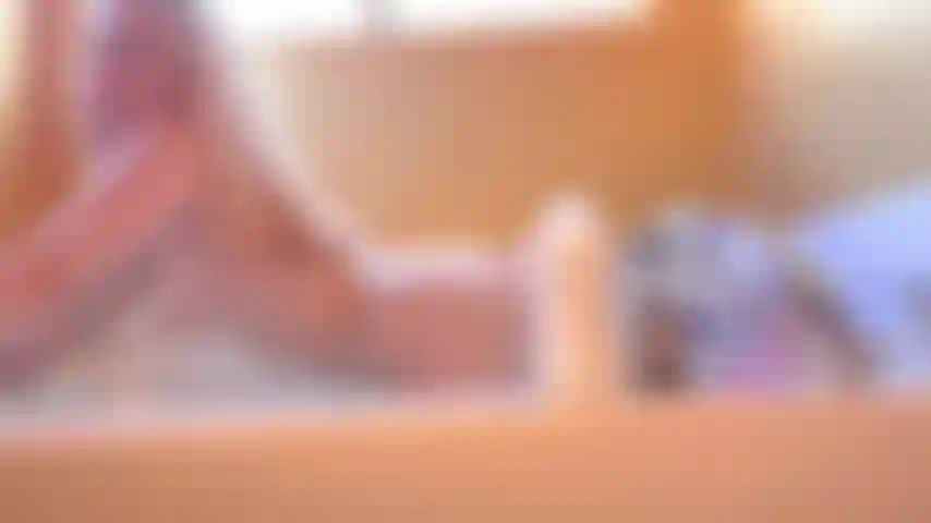 Lo prendo in tutti i miei buchi nella vasca da bagno.