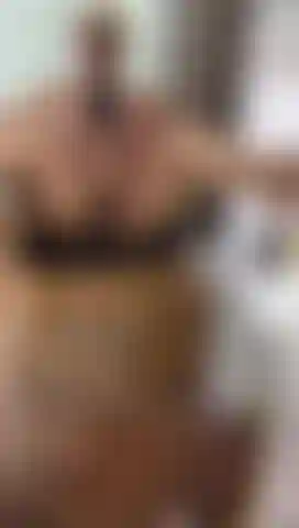 Cosa vede la mia figa attraverso lo specchio?