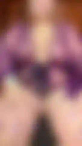 Mi scaldo e voglio mettere i piedi sul cazzo.