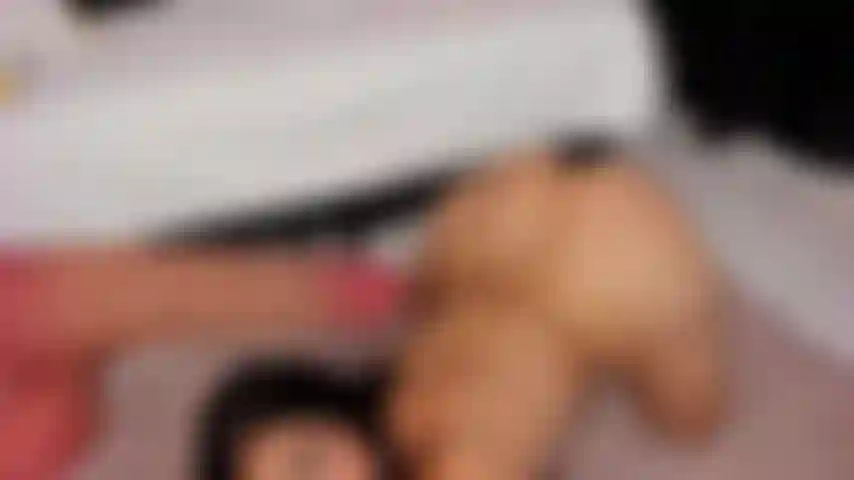 Adoro il tuo cazzo nella mia bocca.