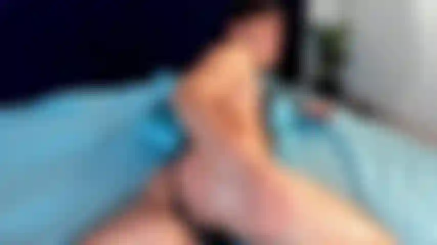 Dammi una pacca sul sedere e mostrami il buco del culo.