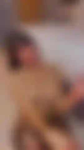 Prima un po' d'olio sul mio corpo... Poi spalmata sulla doccia.