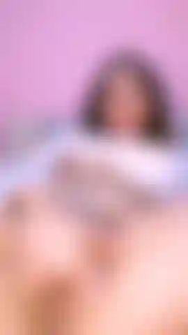 Voglio che tu assaggi la mia figa cremosa.