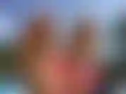 A bordo piscina nel mio bikini rosa brillante e ti vedo guardare i miei piedi, quindi te li tengo molto vicini davanti al tuo viso e ti dico come userò quelle dita dei piedi sul tuo cazzo e sulle tue palle. Il conto alla rovescia finisce.