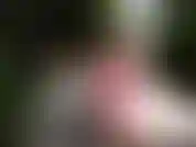 Vieni a casa mia rispondendo all'annuncio: auto in vendita ti aspetto sopra l'auto in bikini sono arrapato e lo sei anche tu. Spogliati nuda, scopami in macchina. Riesco a sentire i vicini molto vicini che giocano a badminton in cortile.