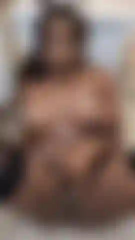 Le mie tette sono piene del tuo latte denso, amore mio.