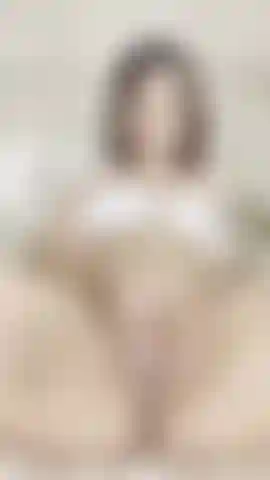 Qualcosa di più intimo, tanto piacere e gemiti.