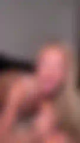 Il pompino più profondo e sbavoso di sempre! Con un po' di joi aggiunto per buona misura...