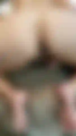 Mi fotto il culo grasso.