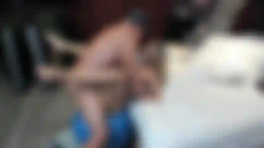 Sesso su una palla da allenamento! Bo mi fa un grosso carico sul culo!