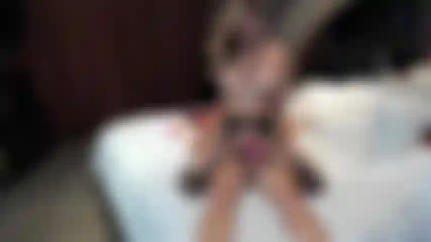 Cavalco il cazzo di bo blake finché non fa una bella sborrata.