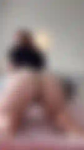 Pawg: guardami twerkare e spogliarmi.