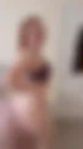 Guardami flettere le mie grandi braccia.