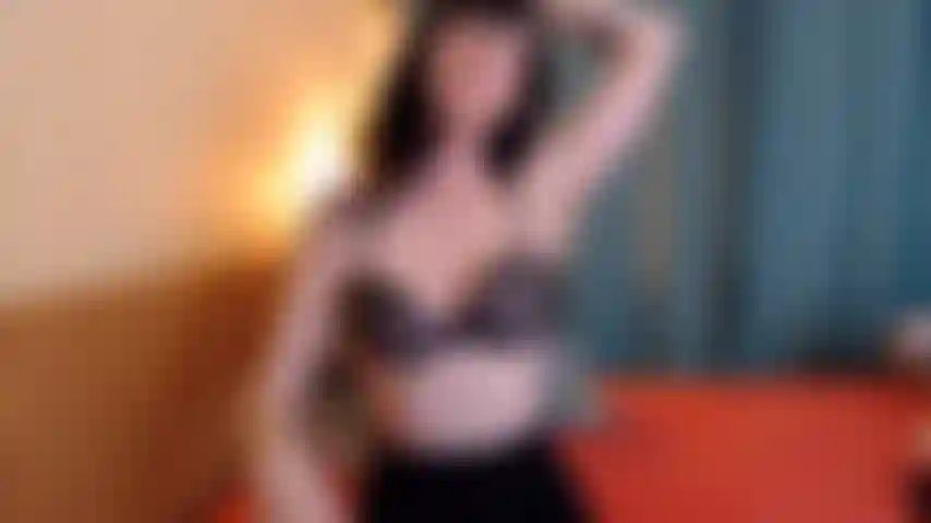 Adorazione della dea dell'ascella pelosa. Annusa le mie ascelle pelose.