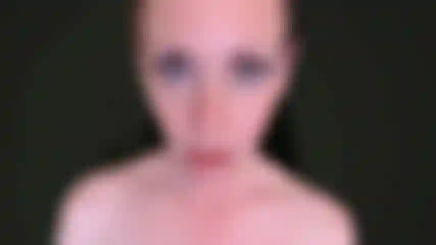 Ti sottometto con lo sguardo.