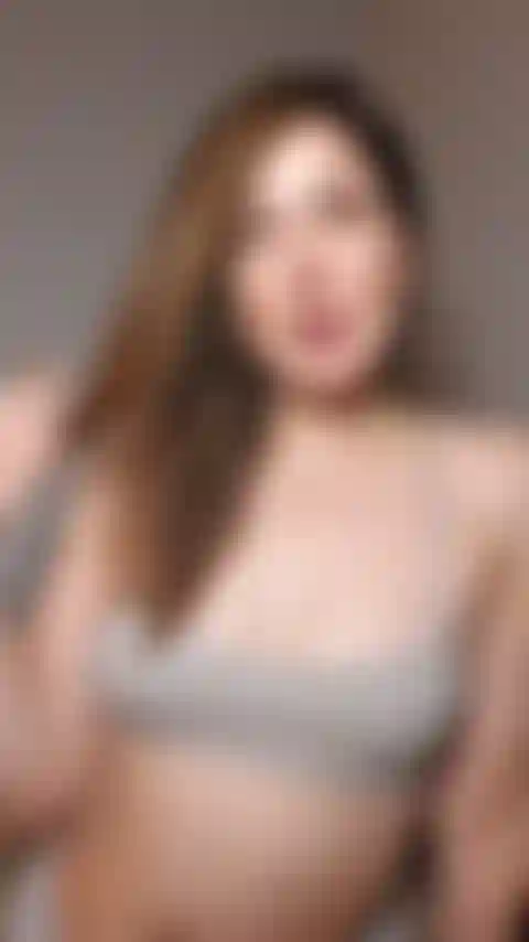 Stroke for me: include una descrizione dettagliata di come vorrei che tu mi accarezzassi e di come serviresti. Finisce con un conto alla rovescia arrivato. L'intero video è girato con un intenso contatto visivo.